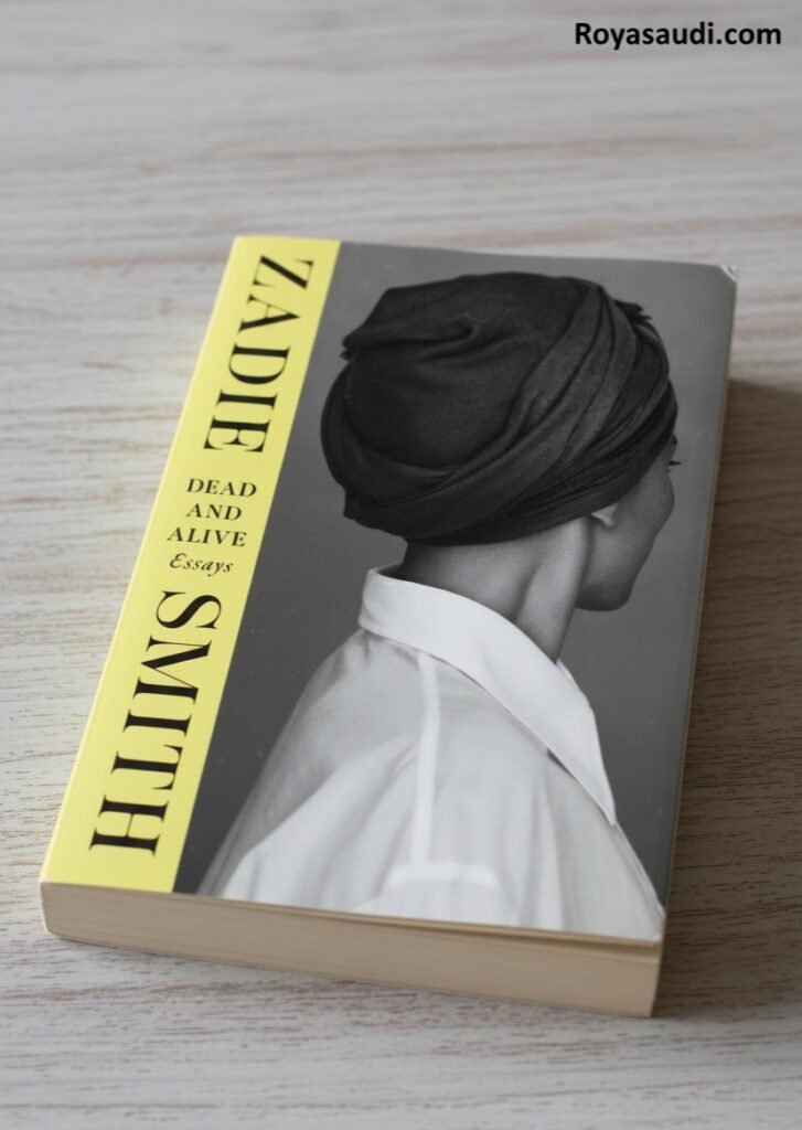 كتاب Dead and Alive للكاتبة البريطانية الشهيرة زيدي سميث